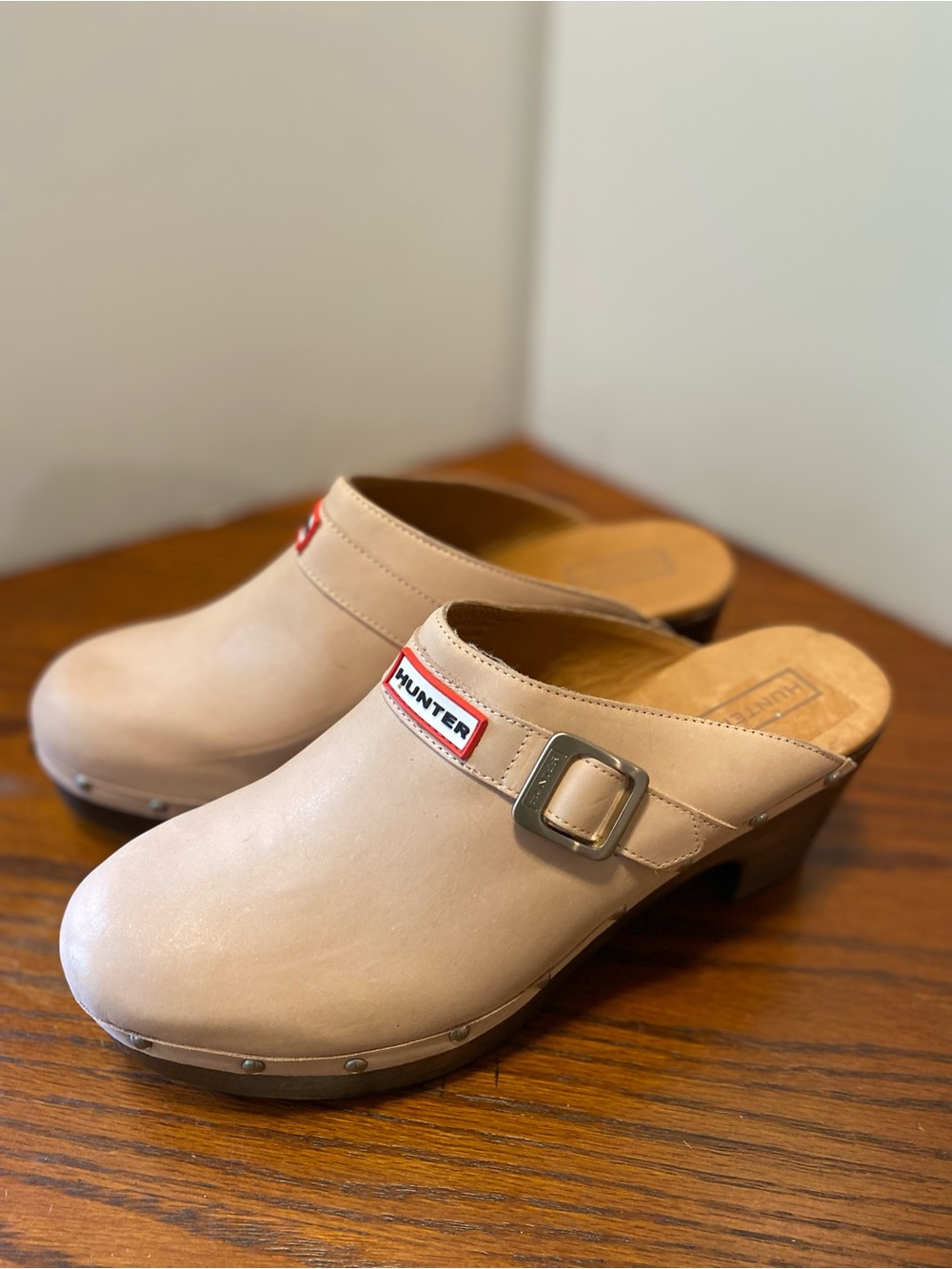 Hunter Serrana Leather Clog Mules